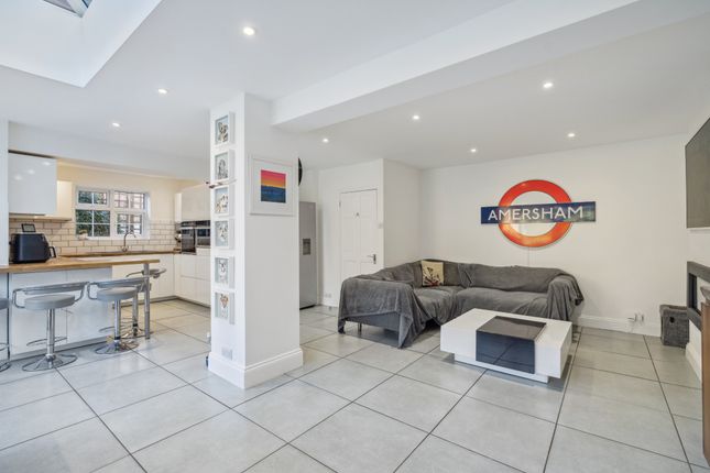 39 The Ridgeway, Stanley Hill, Amersham photo 4