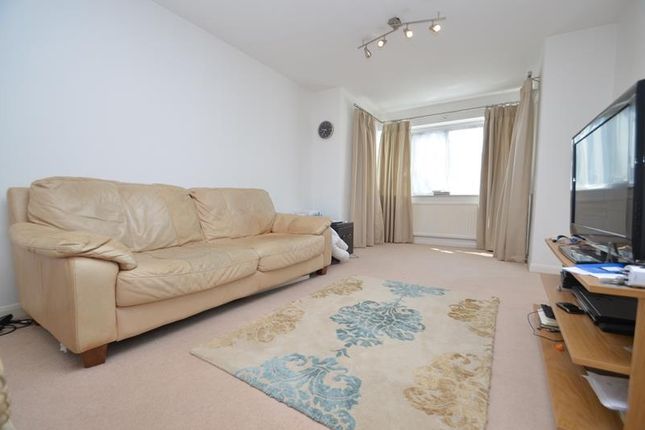 10, Regency Court, Ruislip photo 2