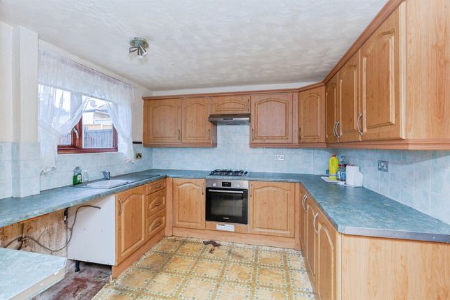 22, Kinsdale Drive, Leicester photo 3