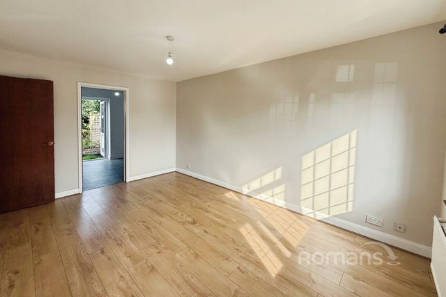 4, Tickhill Close, Reading photo 3