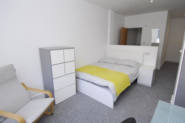 Flat to rent in Old Town Street, Plymouth