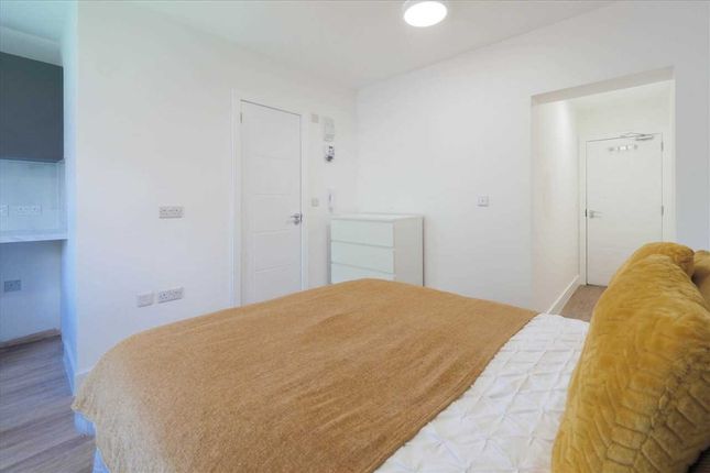 8, Furzehill Road, Borehamwood photo 5