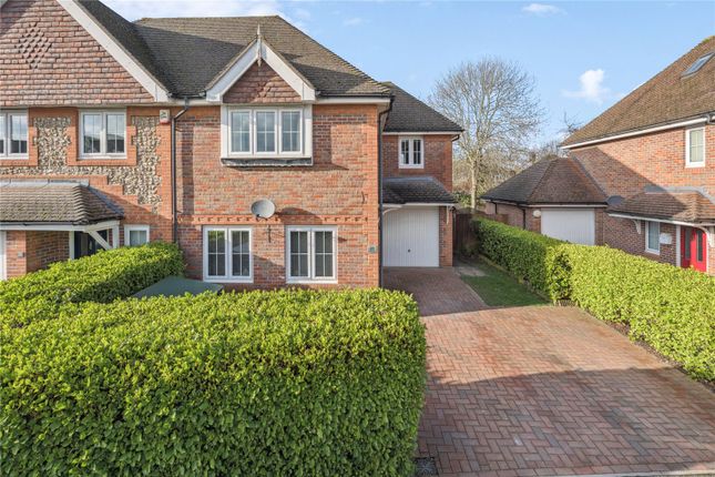 4-bed house on 31, Groves Way, Buckinghamshire, £750,000