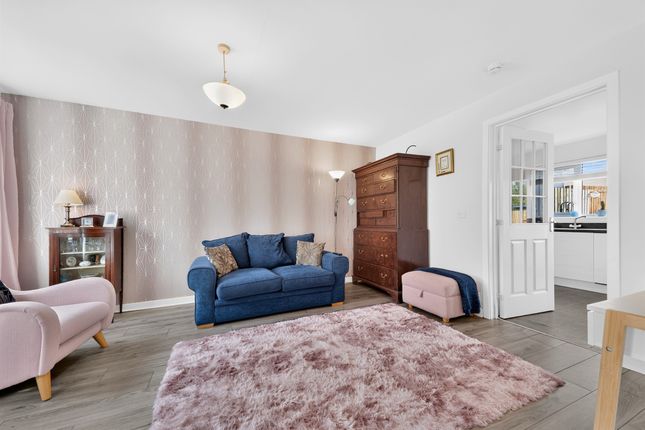 Drumin Court, Glasgow photo 4