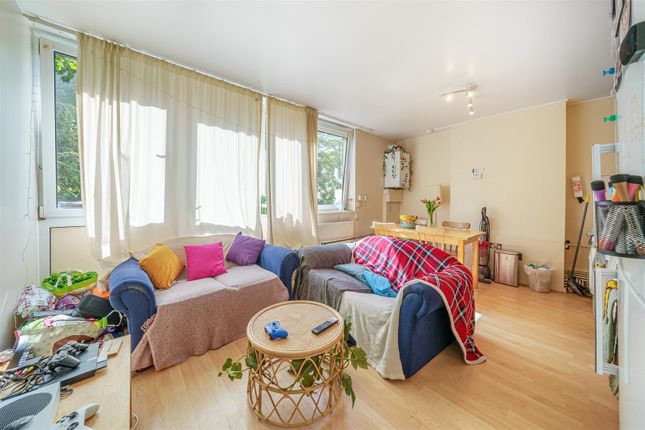 Thumbnail Flat to rent in Petersfield Rise, London