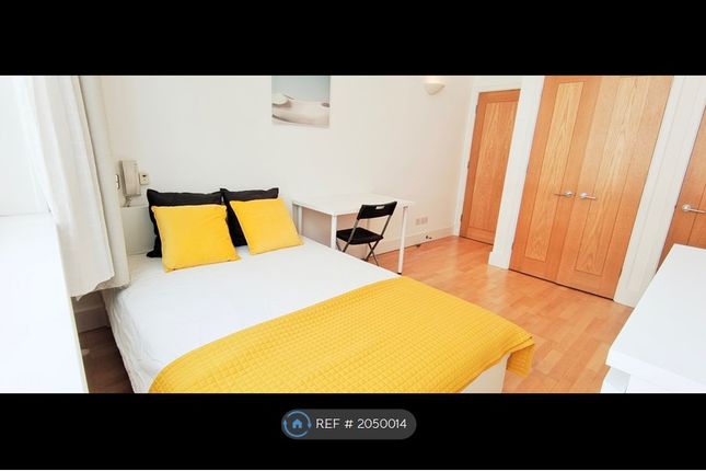 Flat to rent in Marathon House, London