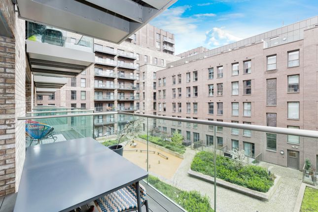 Flat for sale in 11 Ironworks Way, London