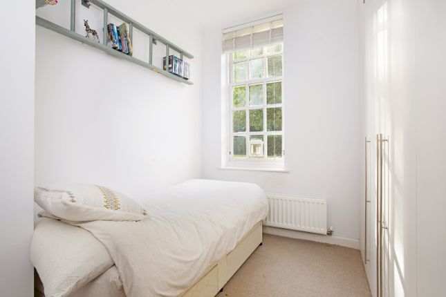 Flat for sale in Goldring Way, St. Albans