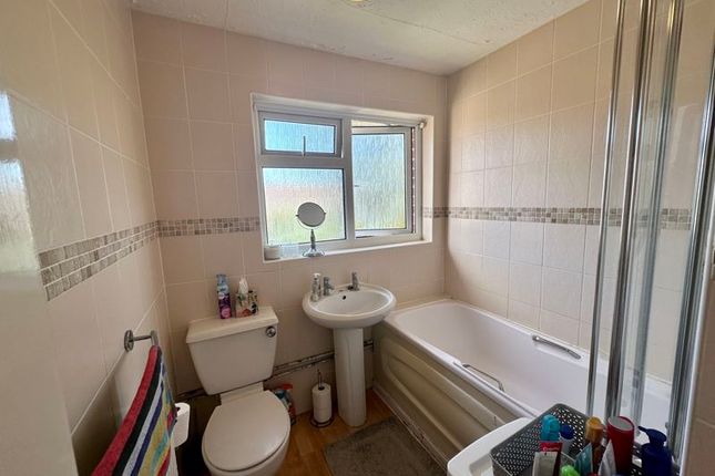 74, Gilbert Road, Chichester photo 4