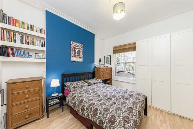 Flat for sale in Ladywell Road, London
