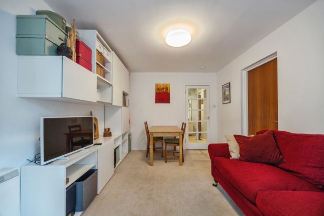 10, Bridgegate Court, Peebles photo 4