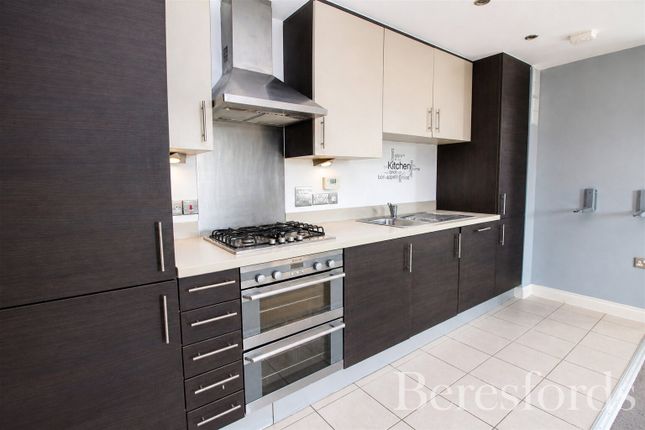 25, Herschell Court, Basildon photo 4