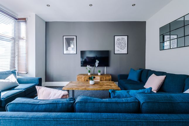 58 Richmond Mount, Living Room 1