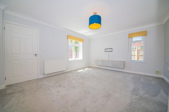 182A, Chestnut Avenue, Eastleigh photo 4