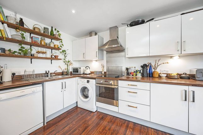 Thumbnail Flat for sale in Palmers Road, Bethnal Green, London