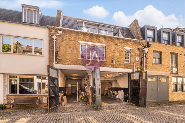 Mews house for sale in Leinster Mews, Bayswater, London