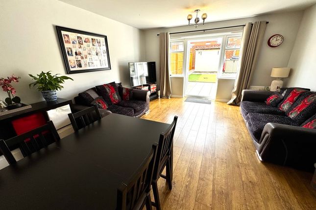 7, Petunia Close, Nuneaton photo 3