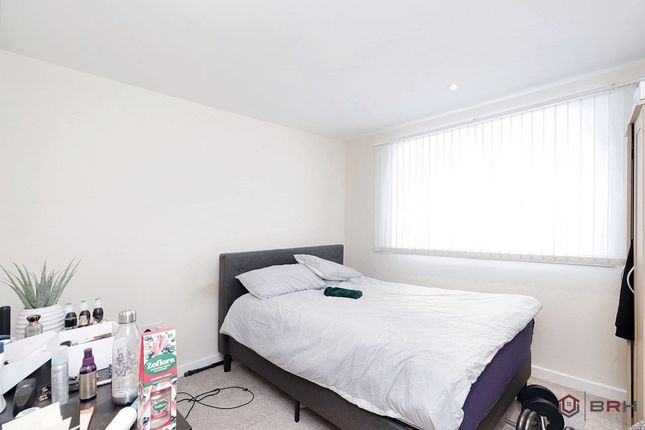 57, Regency Court, Sheffield photo 3
