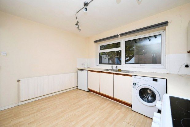 Maisonette to rent in Clumber Crescent South Clumber Court, Nottingham