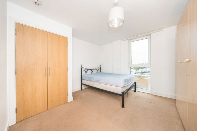 Pontes Avenue, Hounslow photo 3