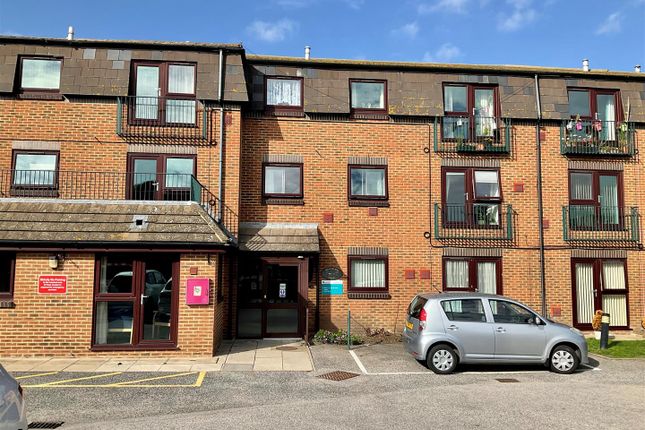 Flat for sale in Coombe Valley Road, Dover