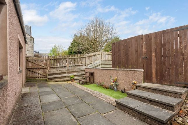 Semi-detached house for sale in Rumblingwell, Dunfermline