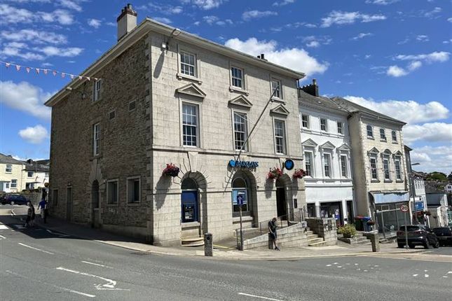 Retail premises to let in Former Barclays Bank, The Parade, Liskeard