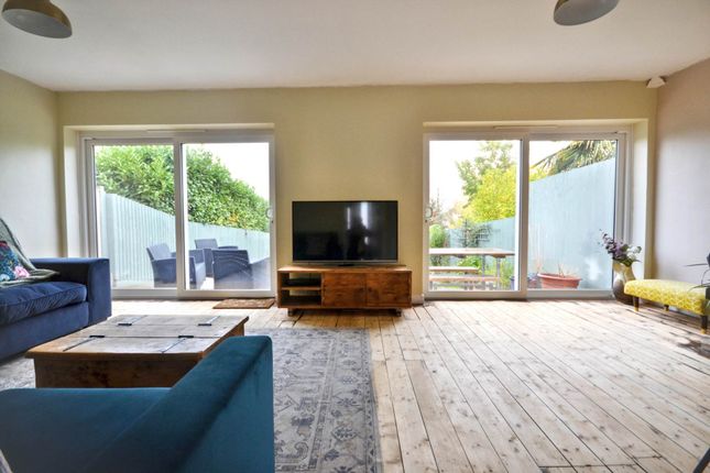 12, Smithwood Grove, Cheltenham photo 3