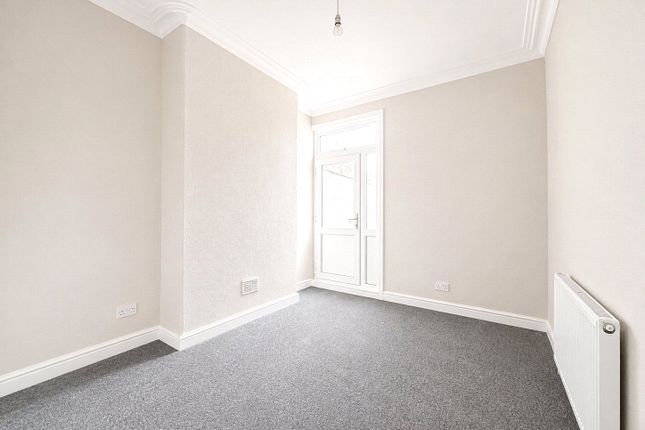 Room 1, 7, Elfin Road, Somerset photo 4