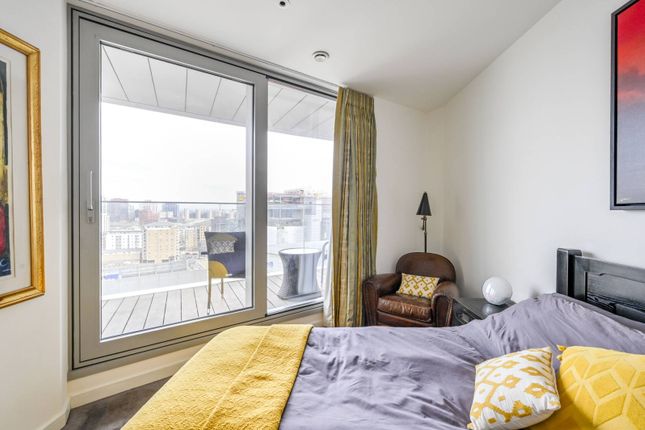 Thumbnail Flat for sale in Biscayne Avenue E14, Canary Wharf, London,