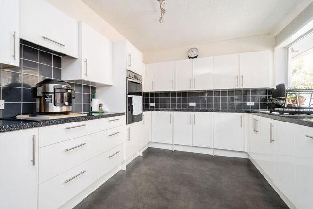 14, Keveral Gardens, Torpoint photo 3