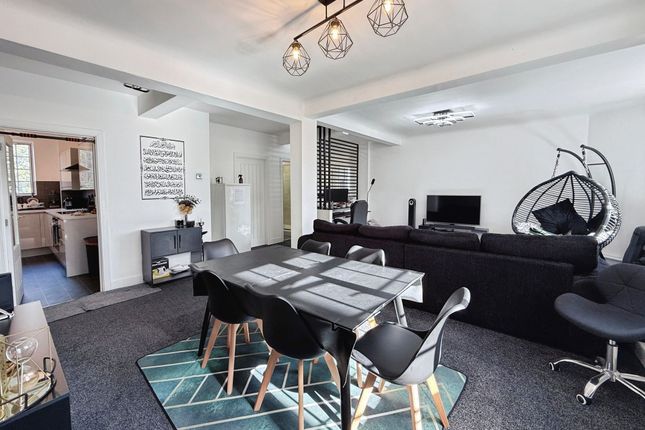 41 Stoneygate Court, Leicester photo 2