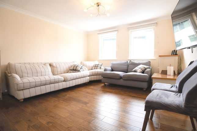 20, Burford Gardens, CARDIFF photo 4
