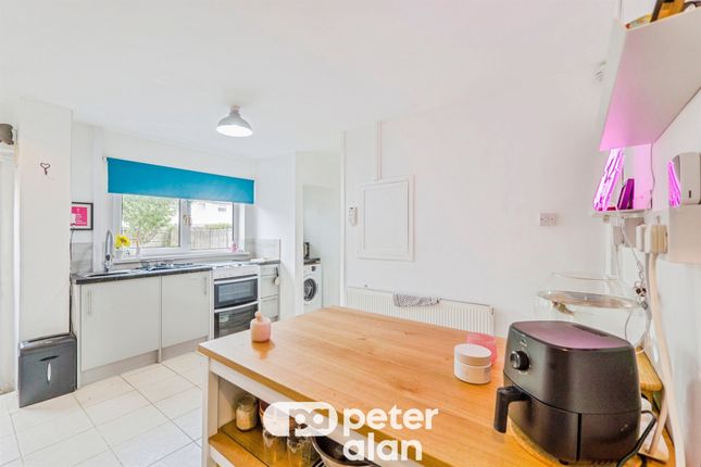 26, Festiniog Road, Cardiff photo 3