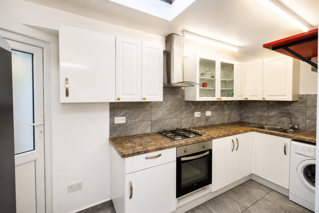 16D Denehurst Gardens, London photo 4