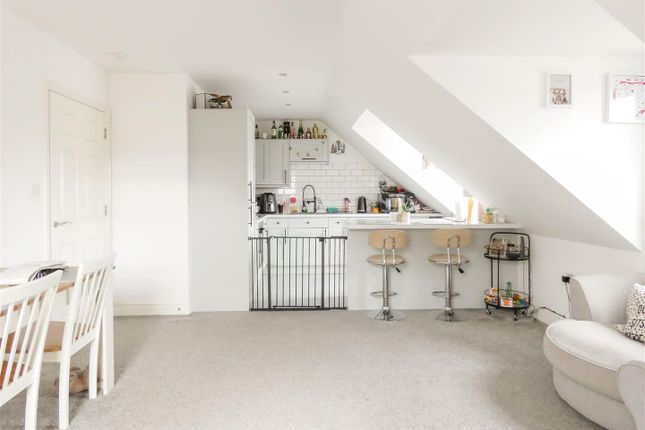 12 Abbie Court, Lake Lane, Barnham photo 4