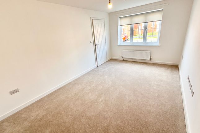 67, Thomas Blakemore Way, Telford photo 3