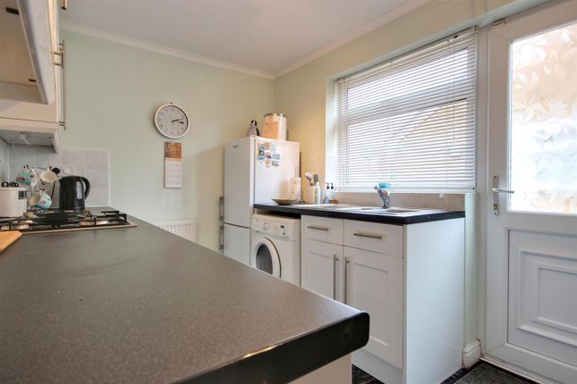 19, Scarrington Crescent, Hull photo 3