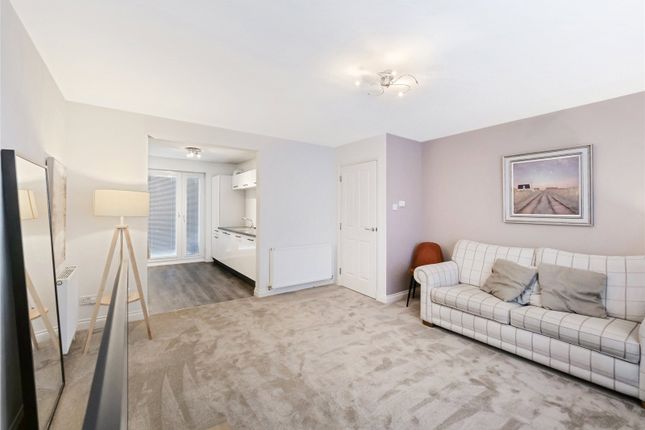 1/1, 1366, London Road, Glasgow City photo 4