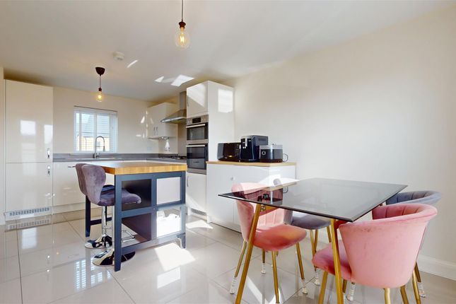 17, Vanguard Circle, Milton Keynes photo 3