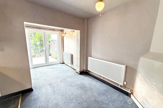 69 Ivanhoe Avenue, Nuneaton, Warwickshire photo 4