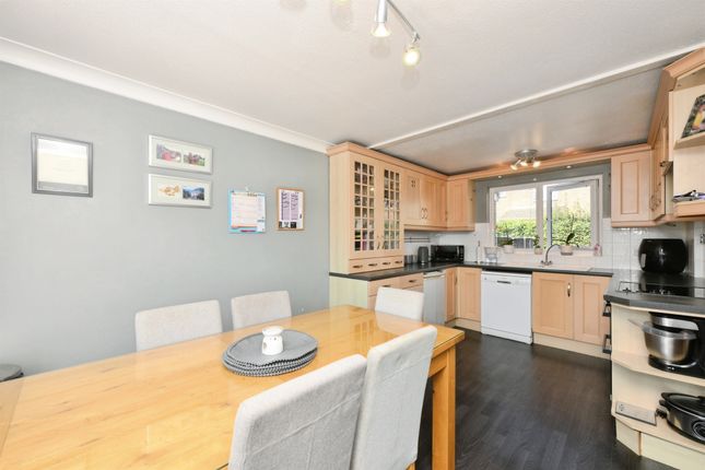 569, Lonsdale Road, Stevenage photo 3