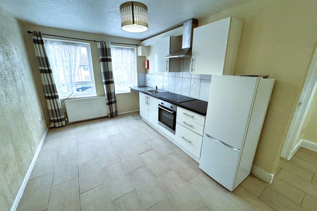 Peartree Close, South Ockendon photo 2