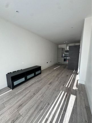 PHOENIX HOUSE 2, 22, FARNHAM ROAD, Slough photo 4