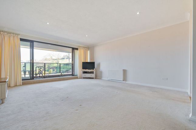 1-bed flat on 8 Shorland Court Esplanade, Rochester, £200,000
