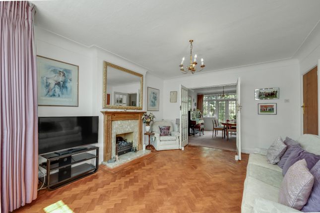 23, Grove Way, Surrey photo 4