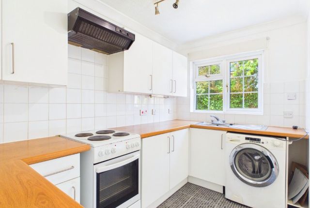 24, Pennyfarthing Lane, Undy photo 4