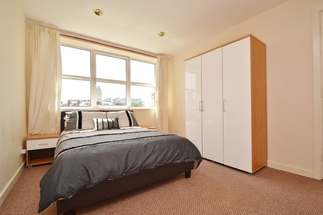 Thumbnail Flat to rent in Dene House Court, Leicester Place, Leeds