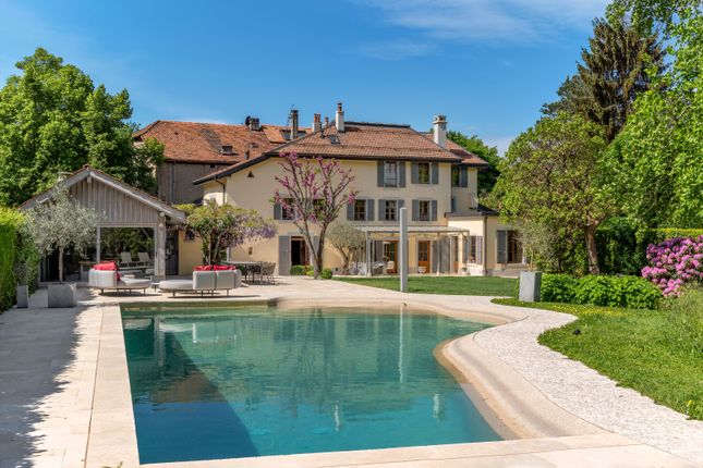 Villa for sale in Troinex, Genève, Switzerland