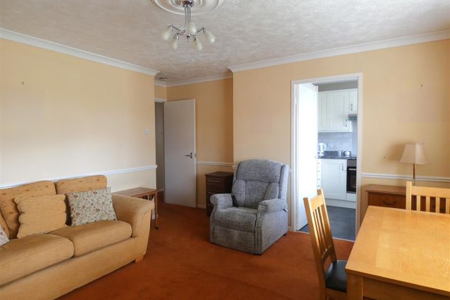 75, Britannia Drive, Burton-On-Trent photo 2